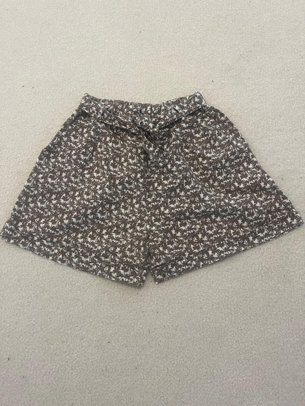 Vivo Solei Brown Palm trees Print Women's Elastic-Waist Shorts